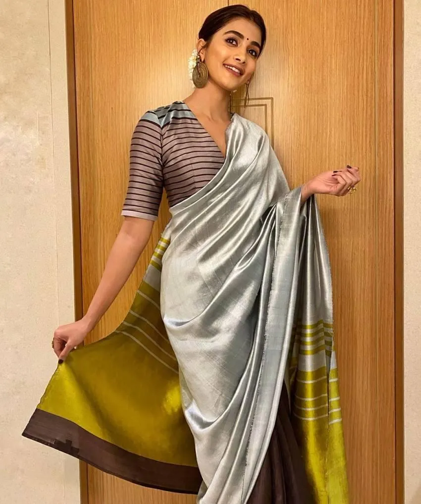 Pooja Hegde in Classic Saree with Striped Blouse Wallpaper