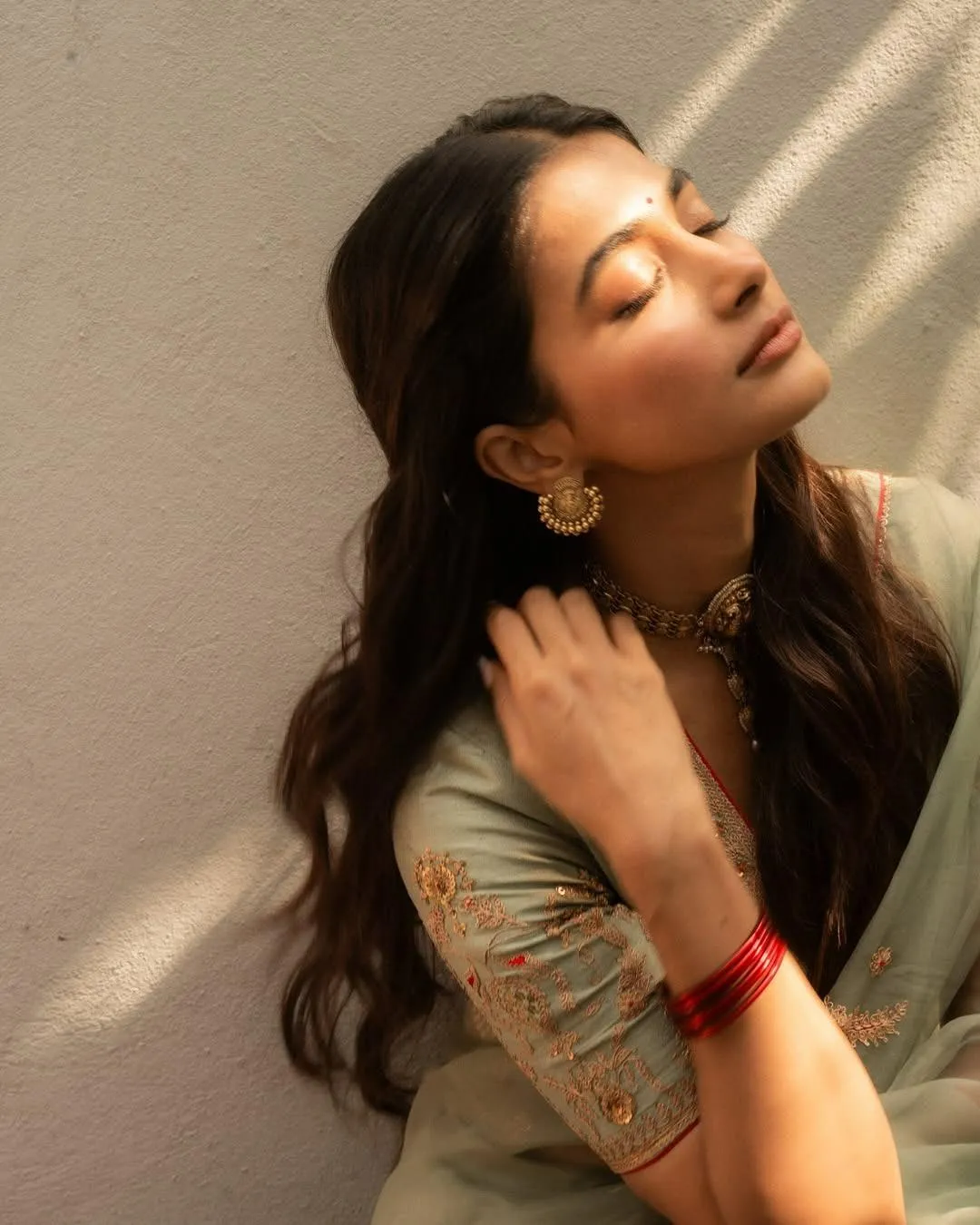 Pooja Hegde in Soft Light with Traditional Outfit Wallpaper