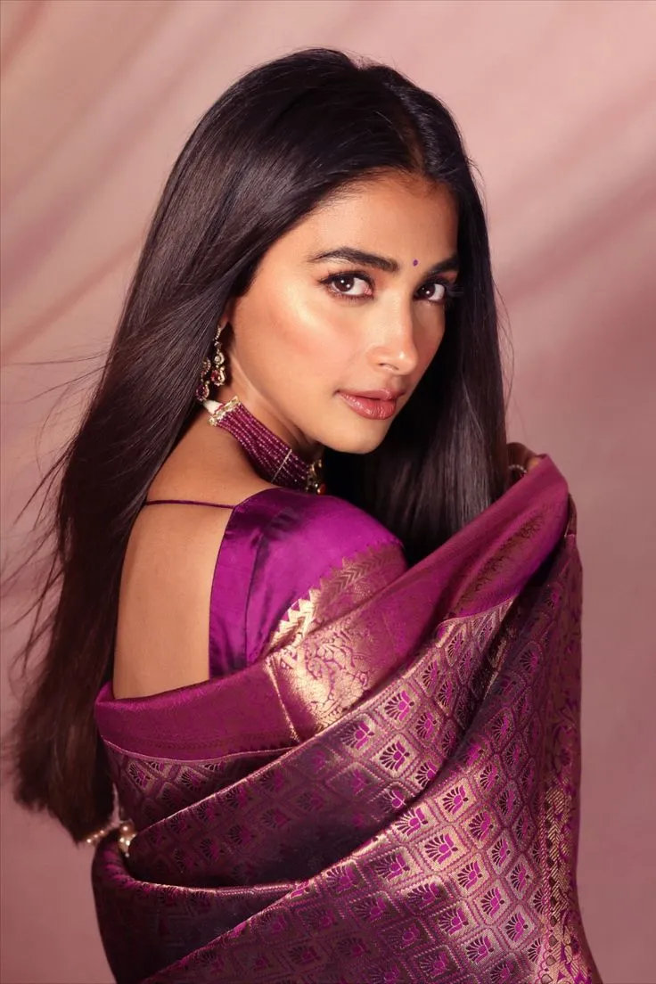 Pooja Hegde Looks Elegant in Pink and Purple Saree Wallpaper