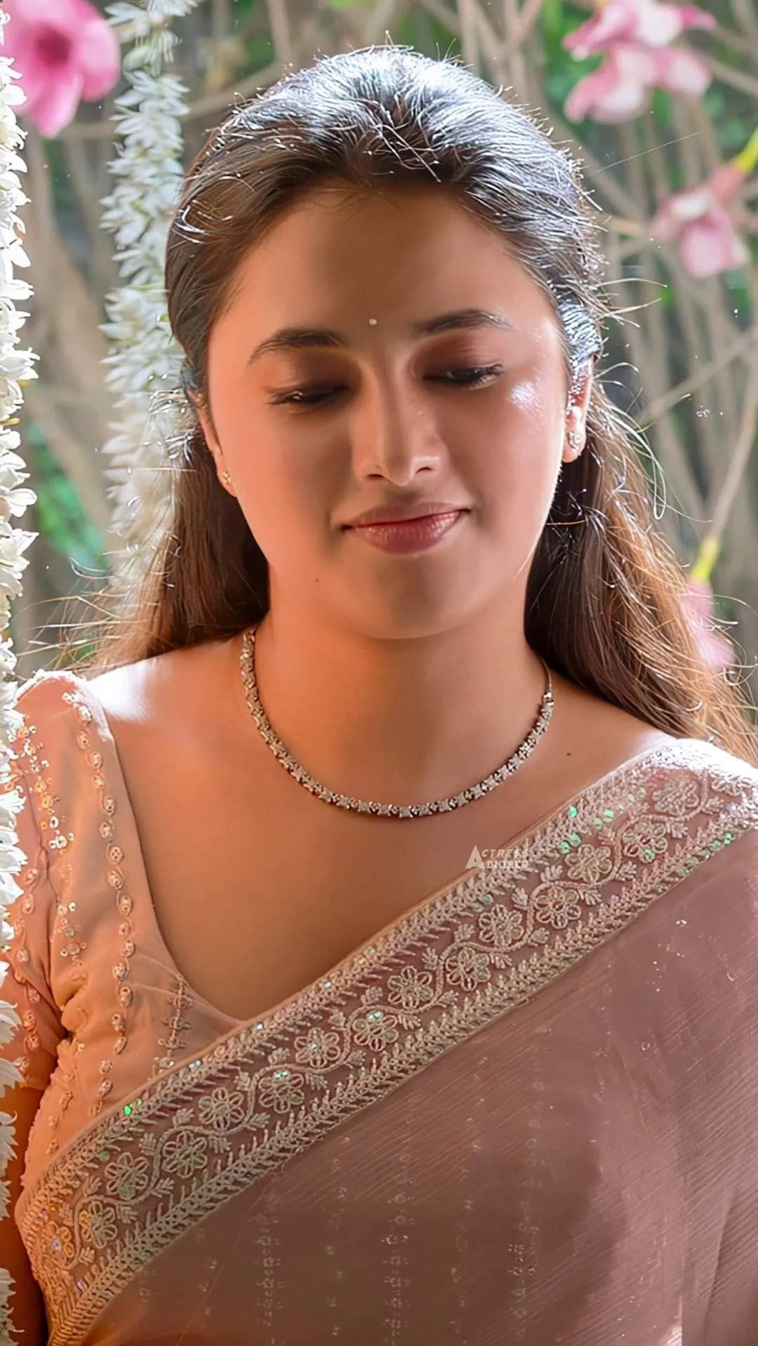 Attractive Image of Priyanka Mohan in a Pink Saree Wallpaper
