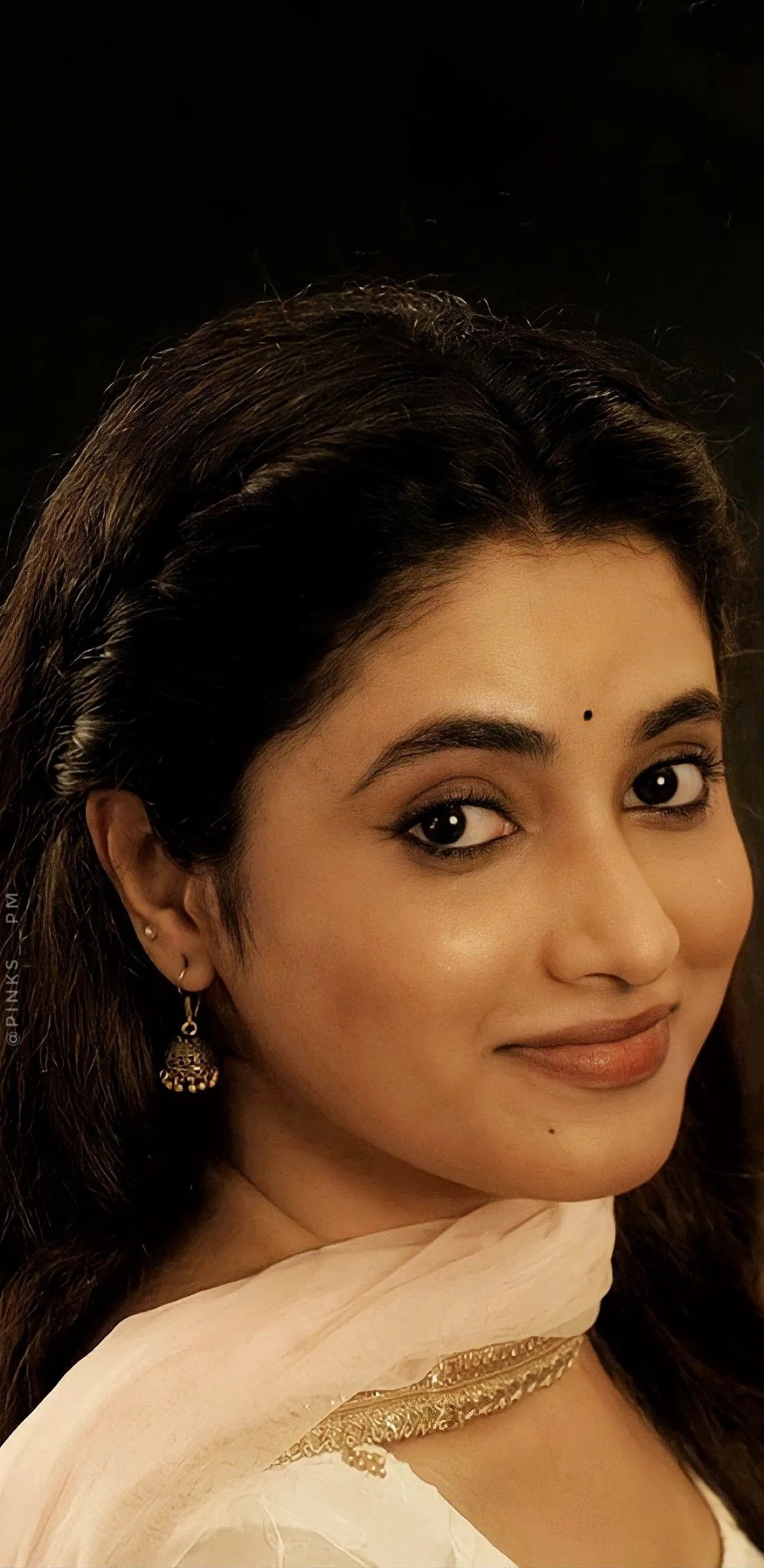 Beautiful HD Image of Pryianka Mohan in a Yellow Dress