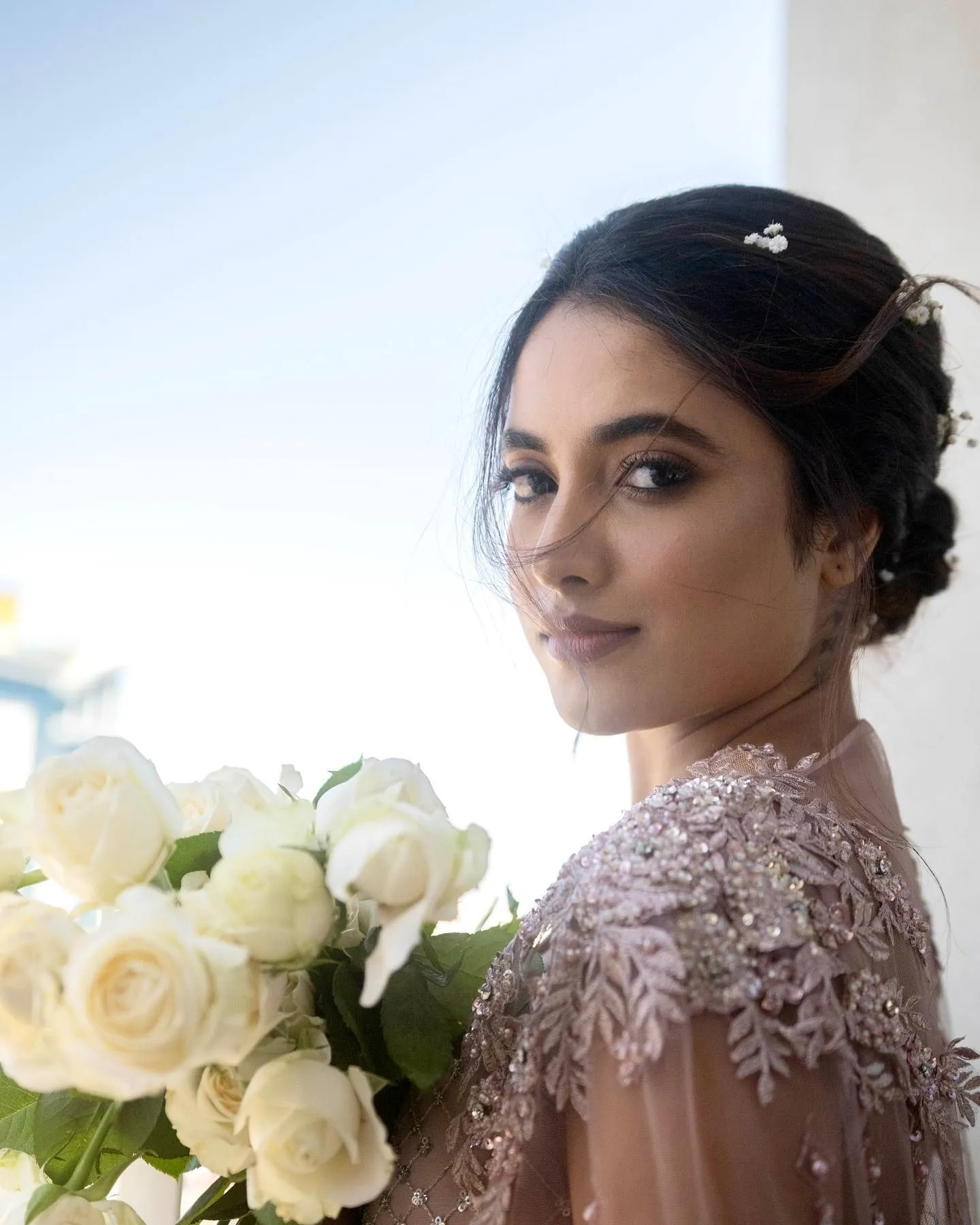 Bridal Look of Priyanka Arul Mohan Holding White Roses HD