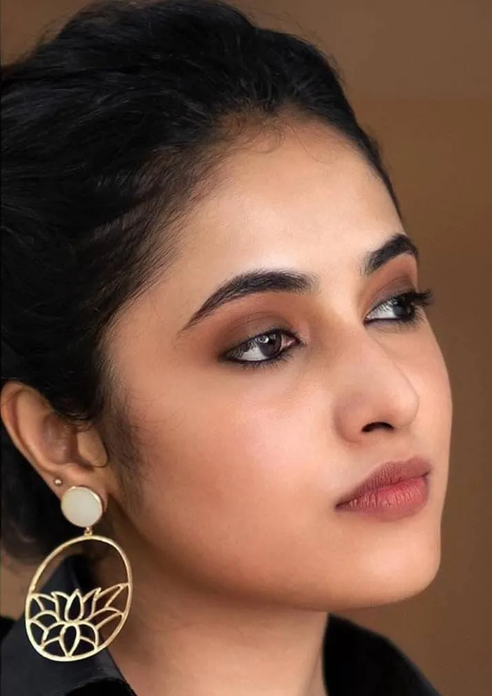 Elegant Side Profile Shot of Priyanka Arul Mohan Wallpaper