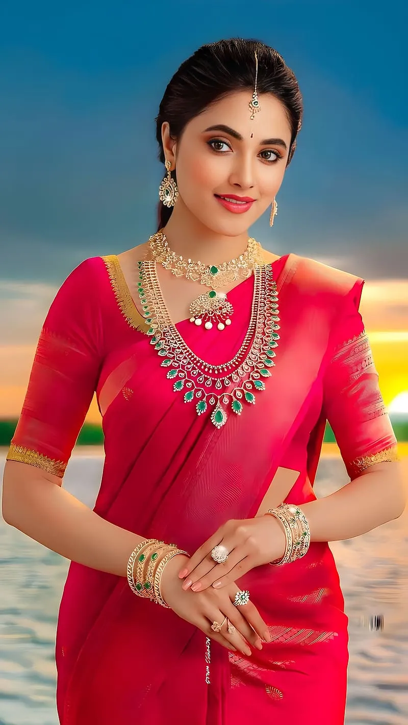 Image of Priyanka in pink traditional wear with smile HD