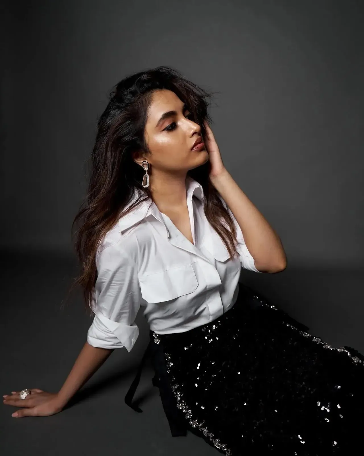 Monochrome Glam Look of Priyanka Arul Mohan in Studio HD