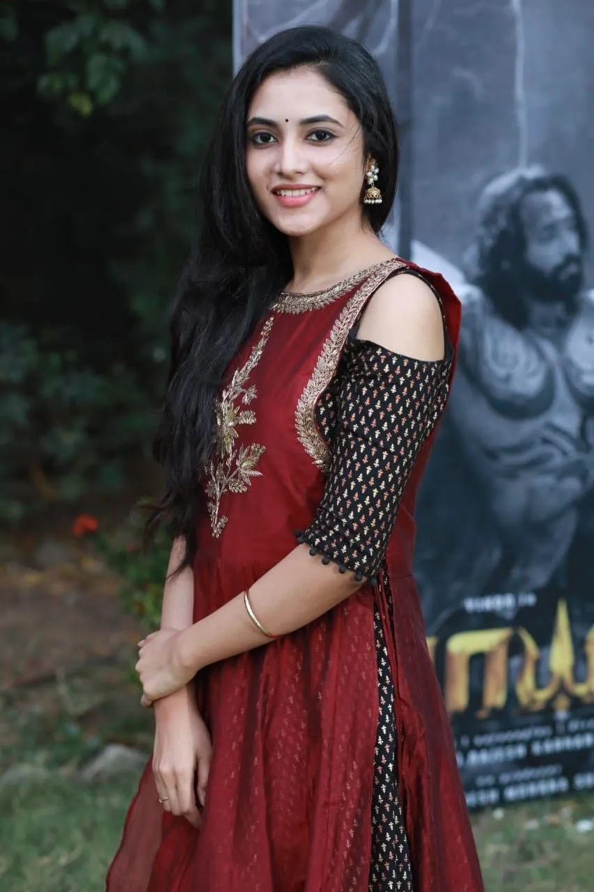 Priyanka Arul Mohan Gorgeous Traditional Red Outfit HD