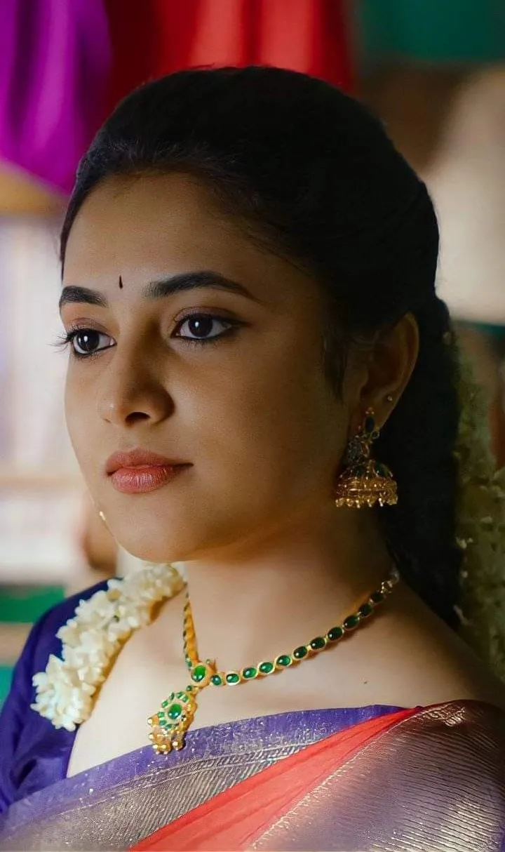 Priyanka Arul Mohan in South Indian Silk Saree Look image