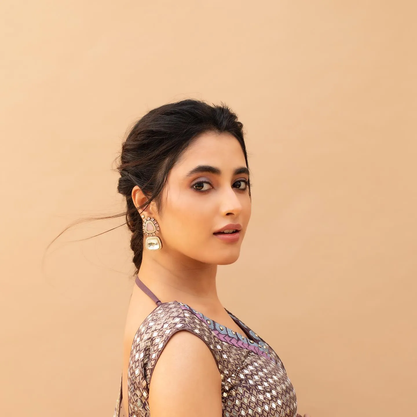 Priyanka Arul Mohan in Stylish Beauty Chic Modern Attire