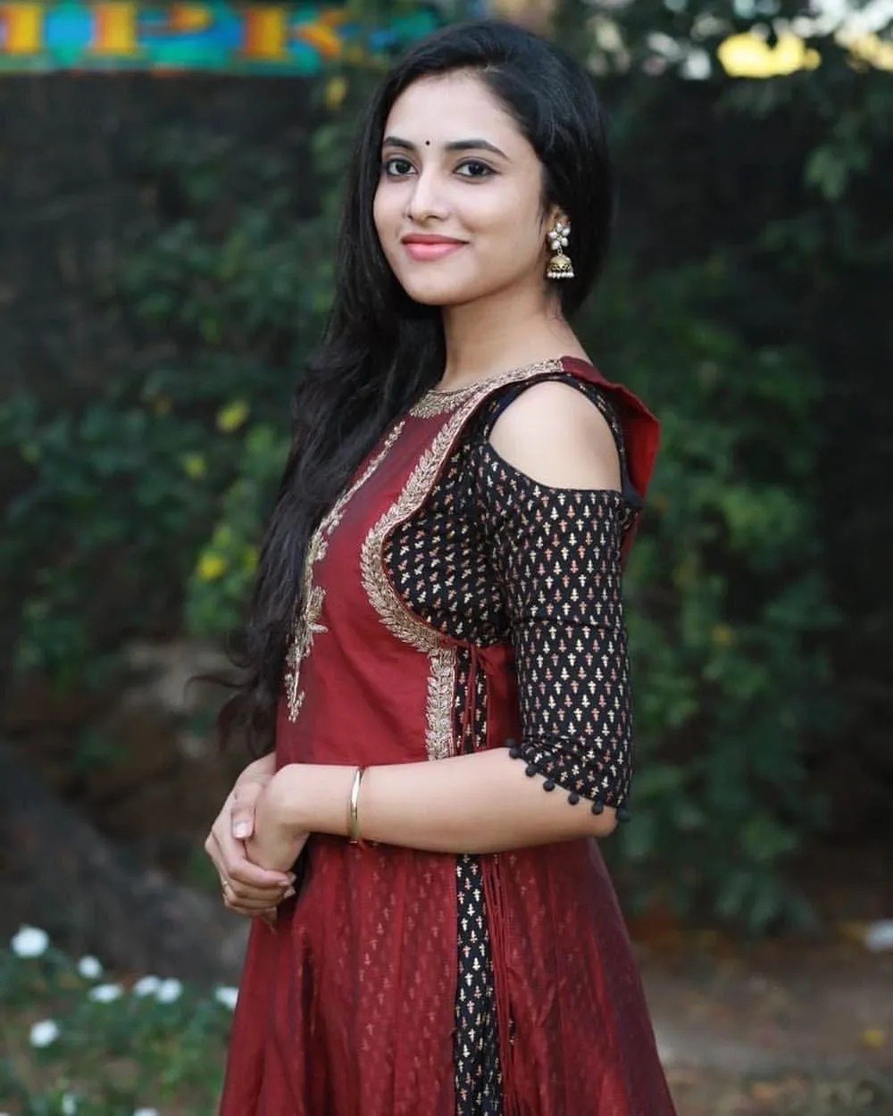 Priyanka Arul Mohan Traditional Elegance in Red Outfit image