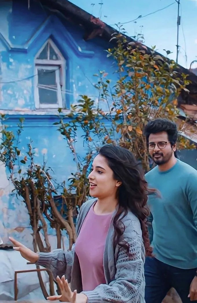Priyanka Arul Mohan Walking Outside with SK from Doctor
