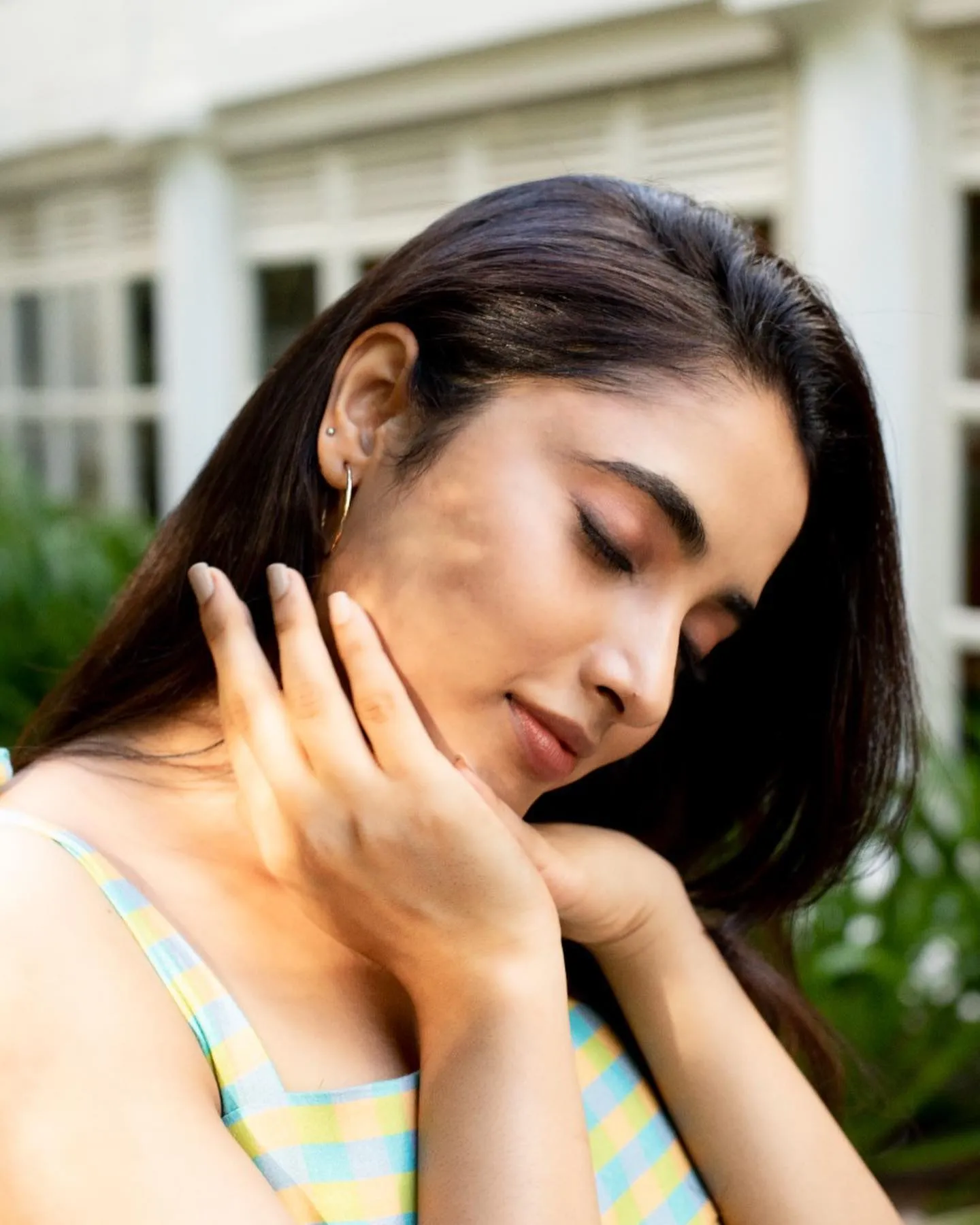 Priyanka Arul Mohan with Hand Near Neck HD free Wallpaper