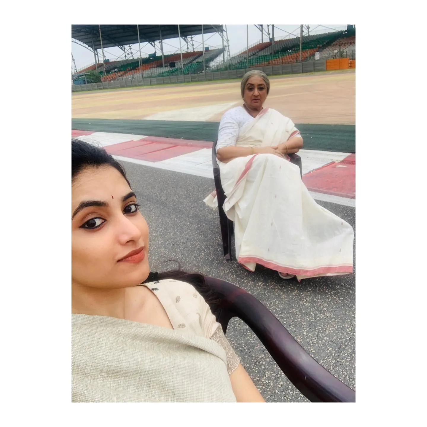 Priyanka Arul Mohan with lakshmi taking photos Wallpaper