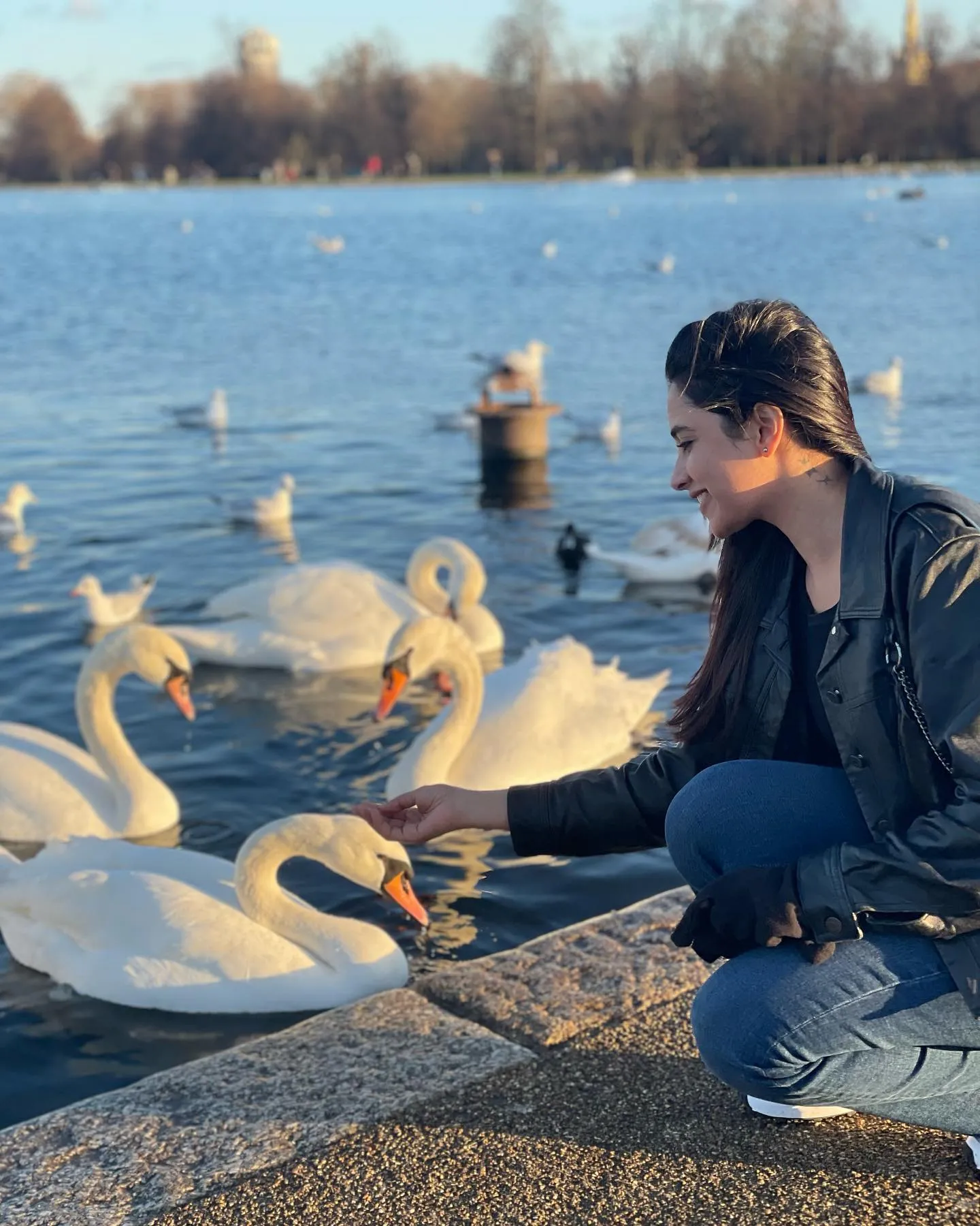 Priyanka Mohan Feeding To Swan Bird Near the Pond Wallpaper