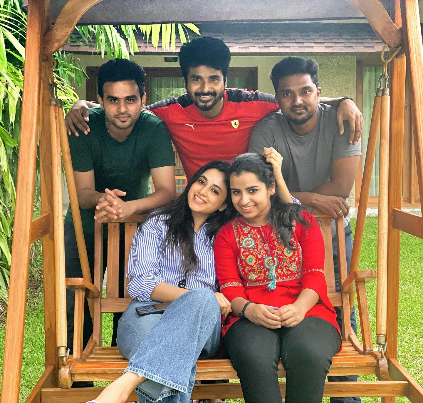 Priyanka Mohan with a Don Movie Actors HD Free Wallpaper
