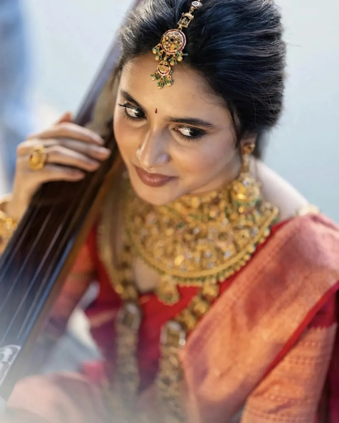 Royal Look of Priyanka Arul Mohan in Temple Jewelry image