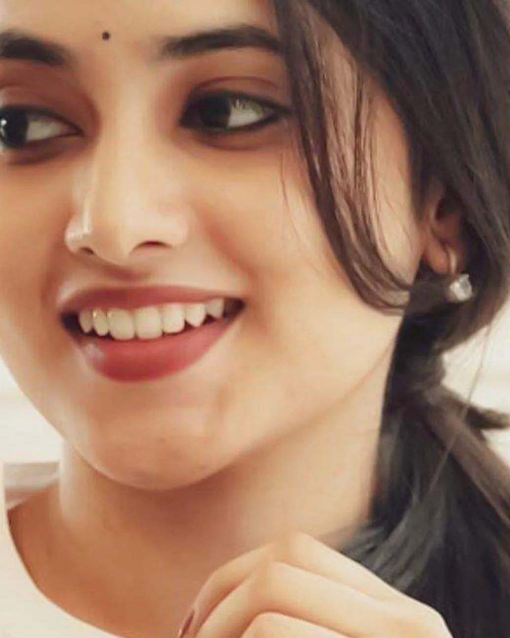 Soft and Joyful Smile of Priyanka Arul Mohan Close up image