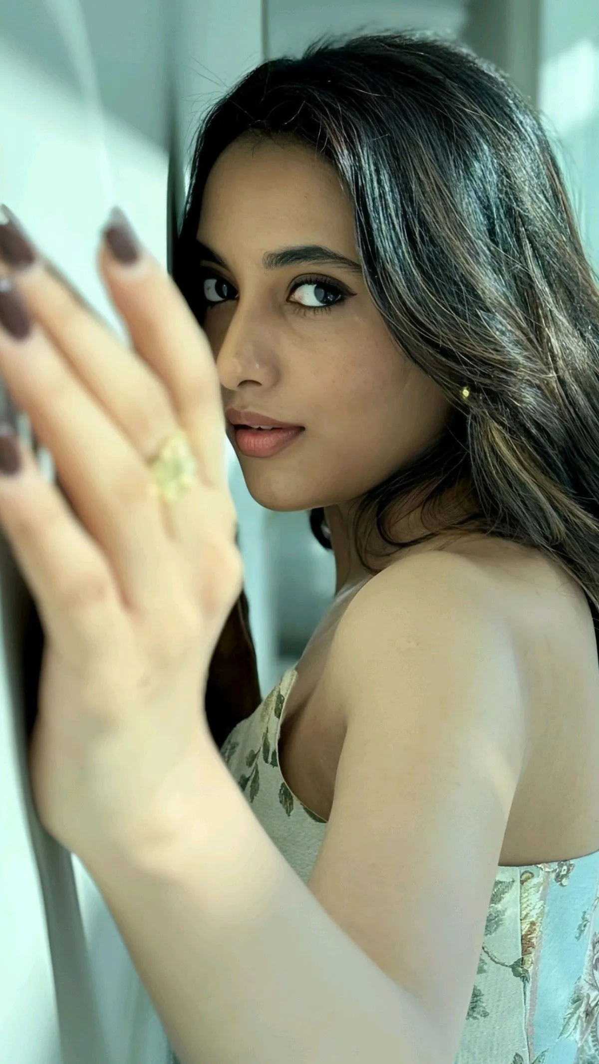 Stunning Image of Priyanka Mohan Leaning on the Wall
