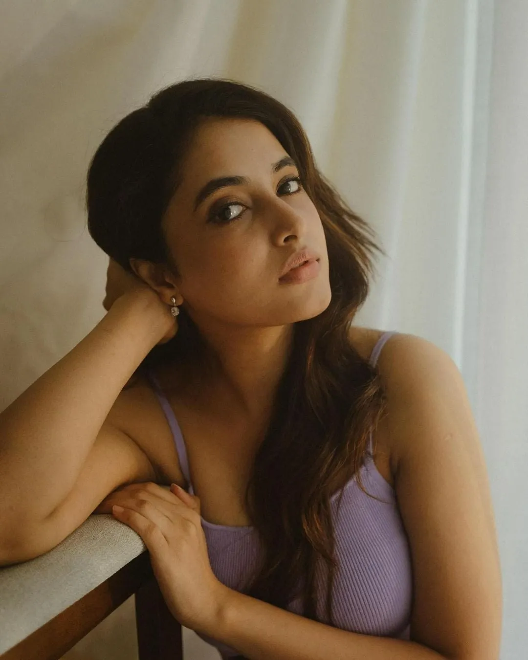 Thoughtful Pose of Priyanka Arul Mohan with hands on head