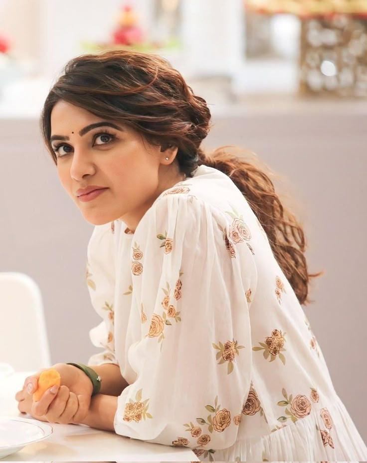 Samantha Hd Image Casual Look
