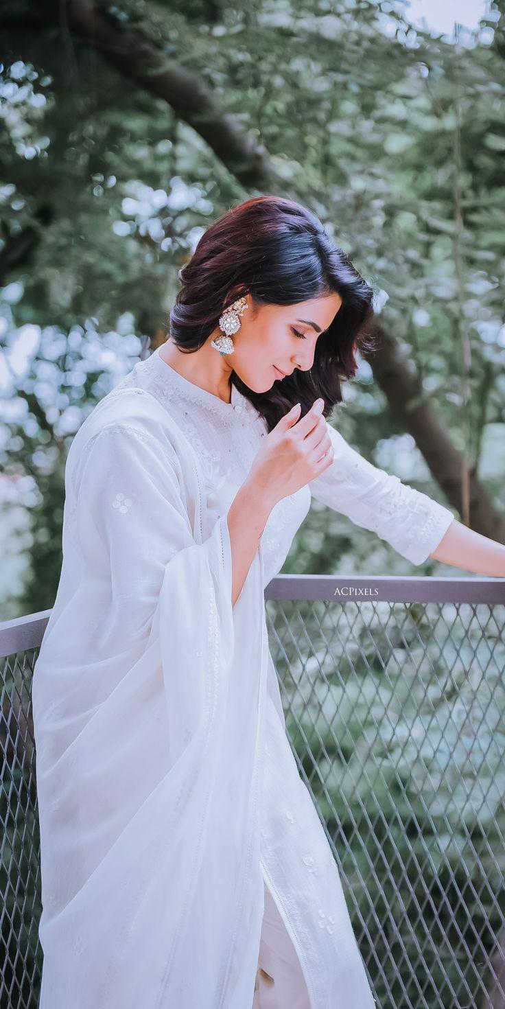 Samantha Hd Wallpaper in white Chudi