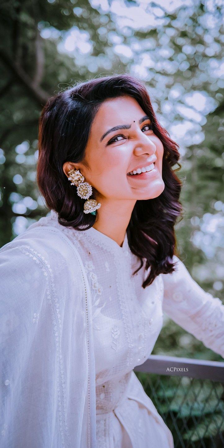Samantha Hd Wallpaper with Cute Smile