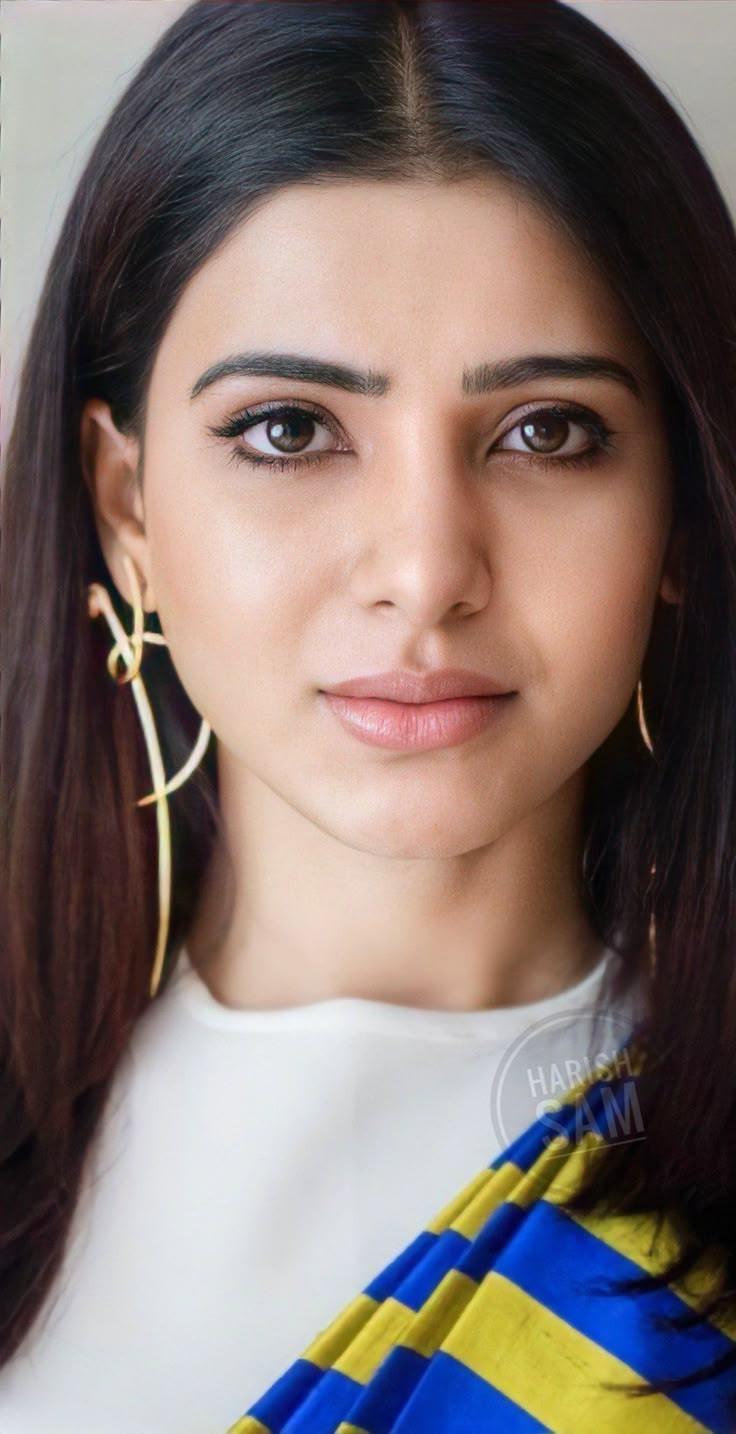 Samantha Royal Look Hd Image