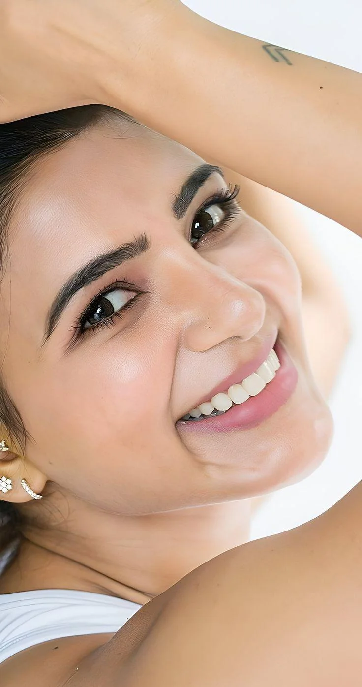 Samantha Stunning Smile Closeup Hd