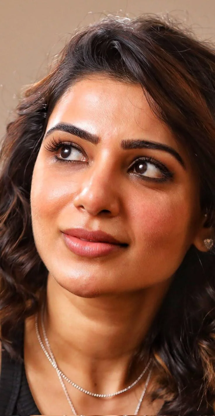 Samantha Trending Closeup photo