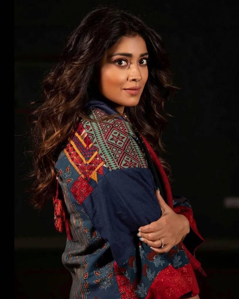 Shriya Saran HD Photoshoot