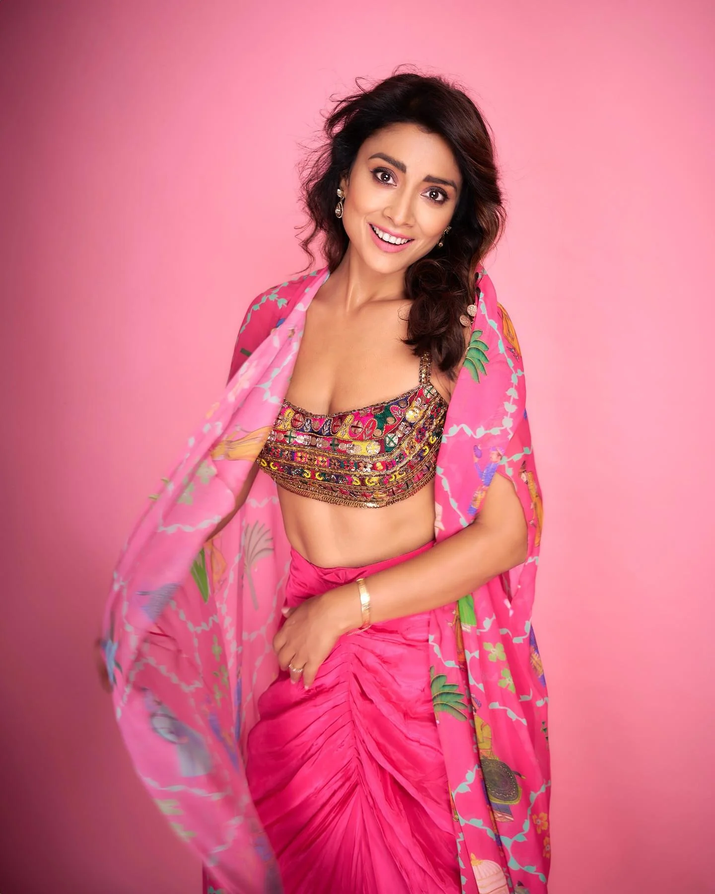 Shriya Classy Indian Look Hd Wallpaper