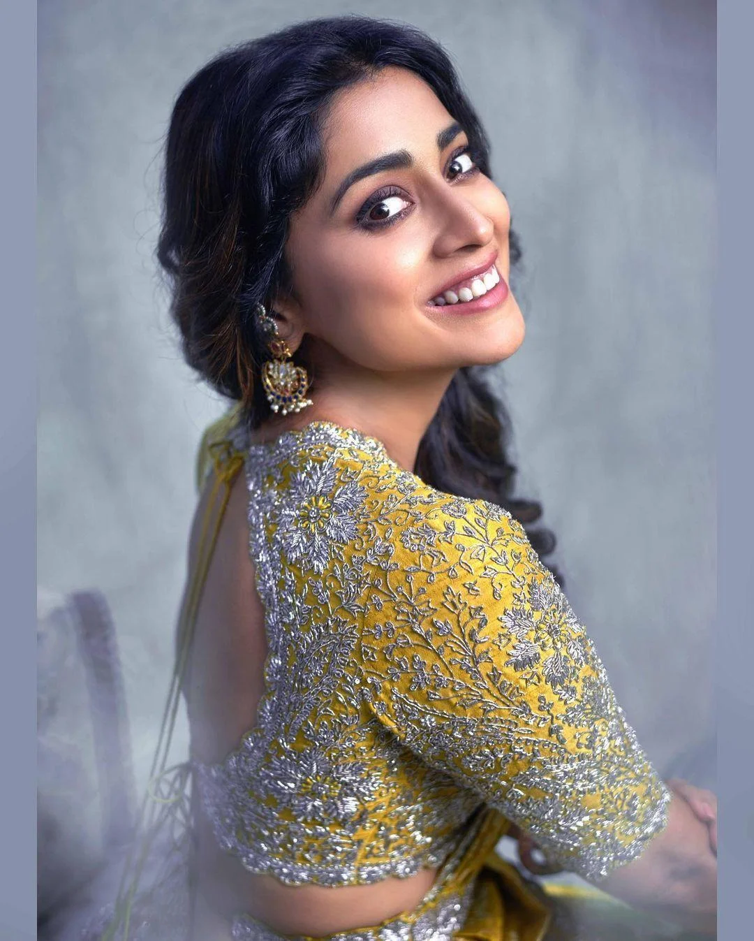 Shriya Saran Golden Dress Glamour Shot Hd Images