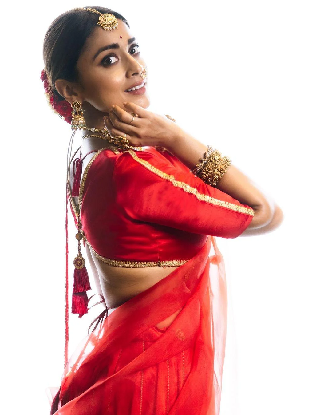 Shriya saran Red Traditional Outfit Wallpaper