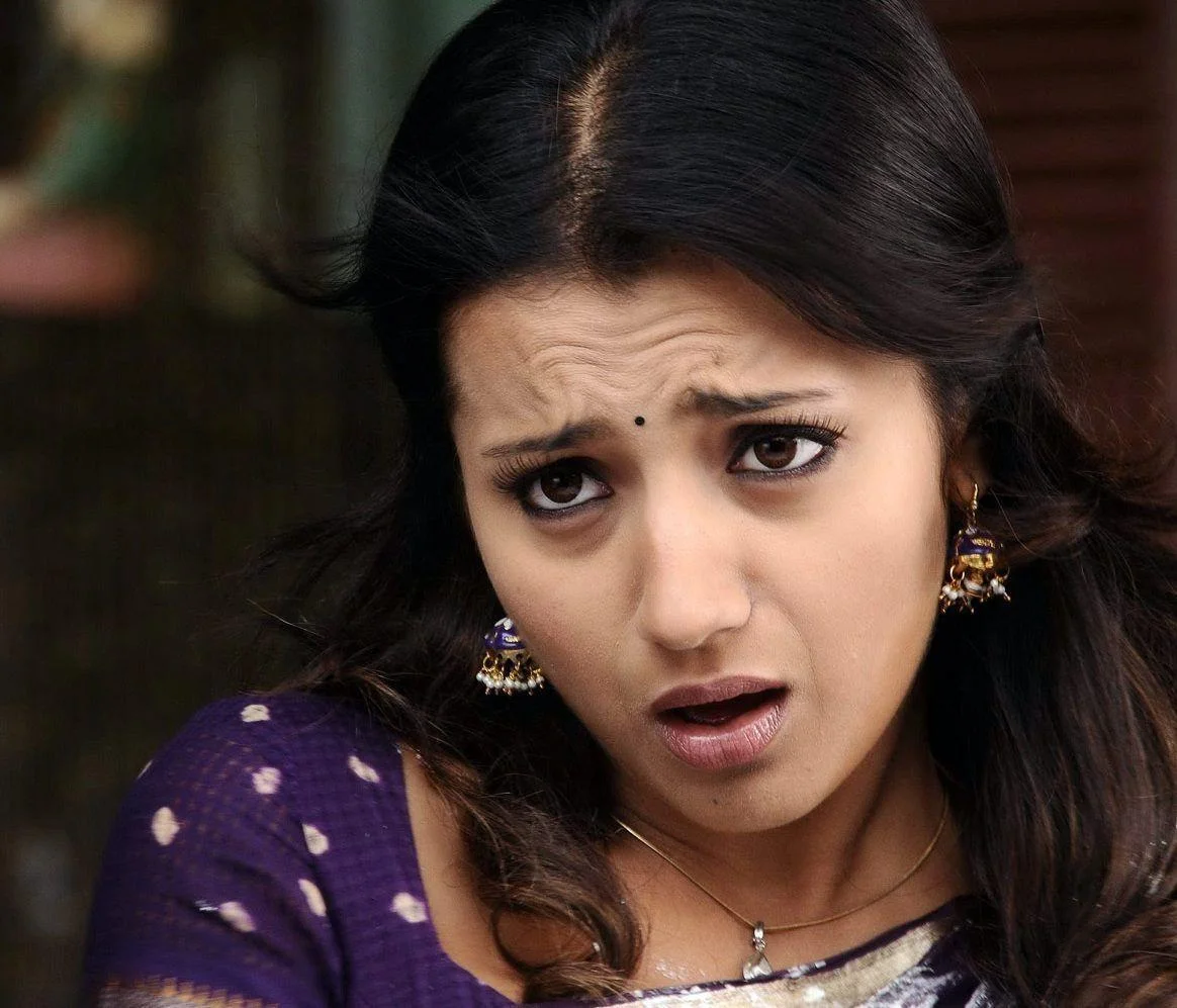 Trisha Krishnan Cute Reaction Hd