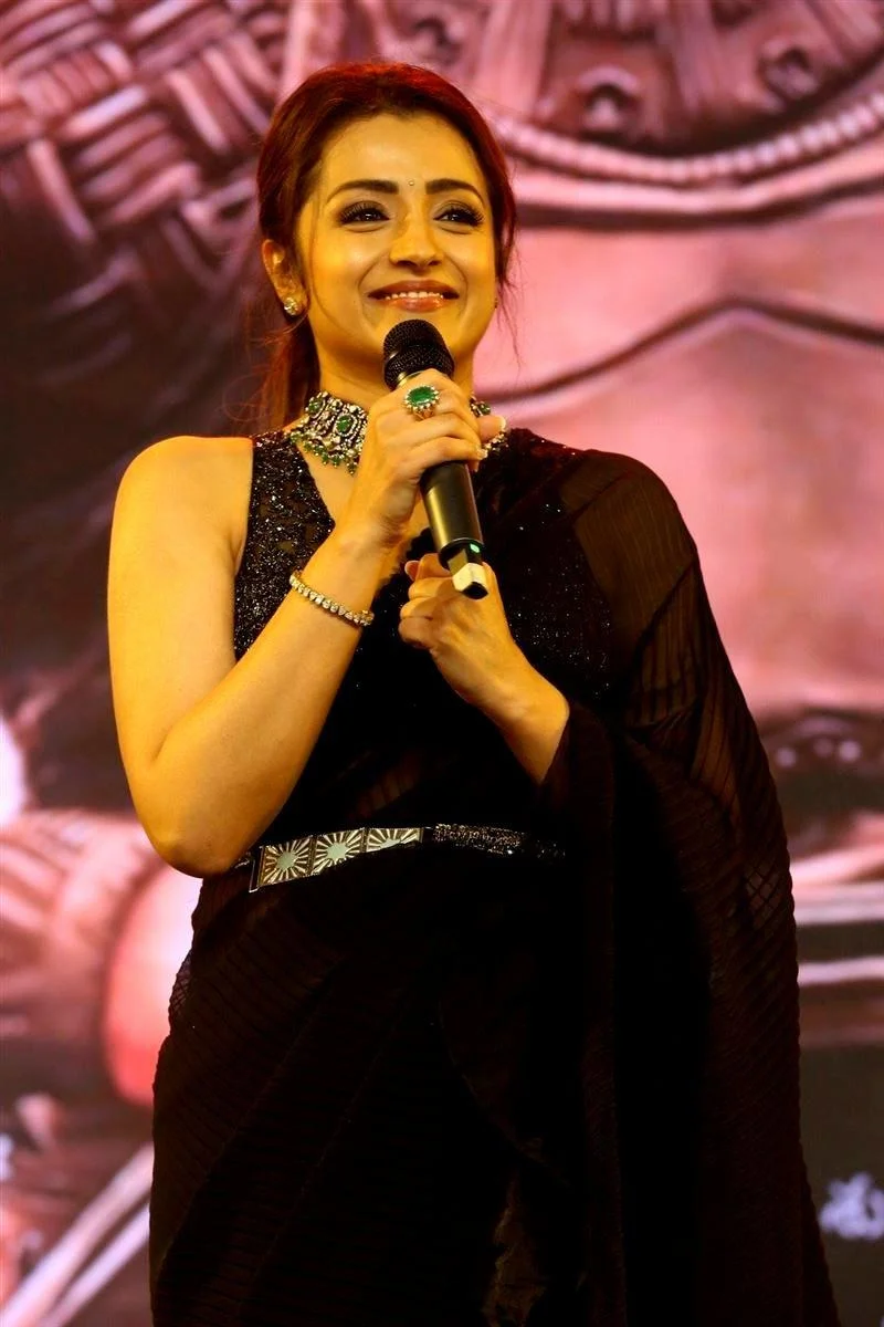 Trisha Krishnan in Black Saree Hd Image