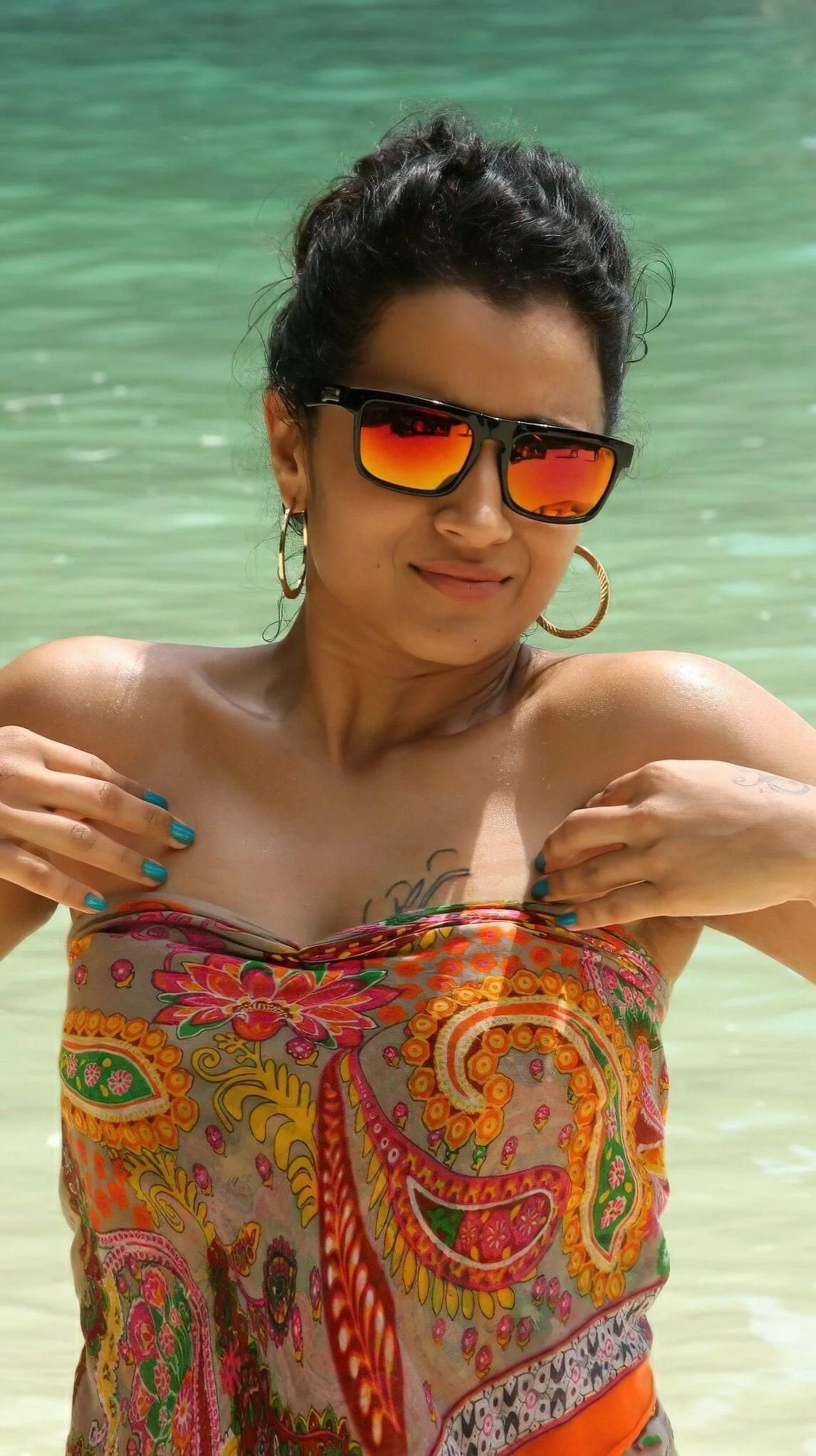 Trisha Krishnan Stunning Beach Hd Photoshoot