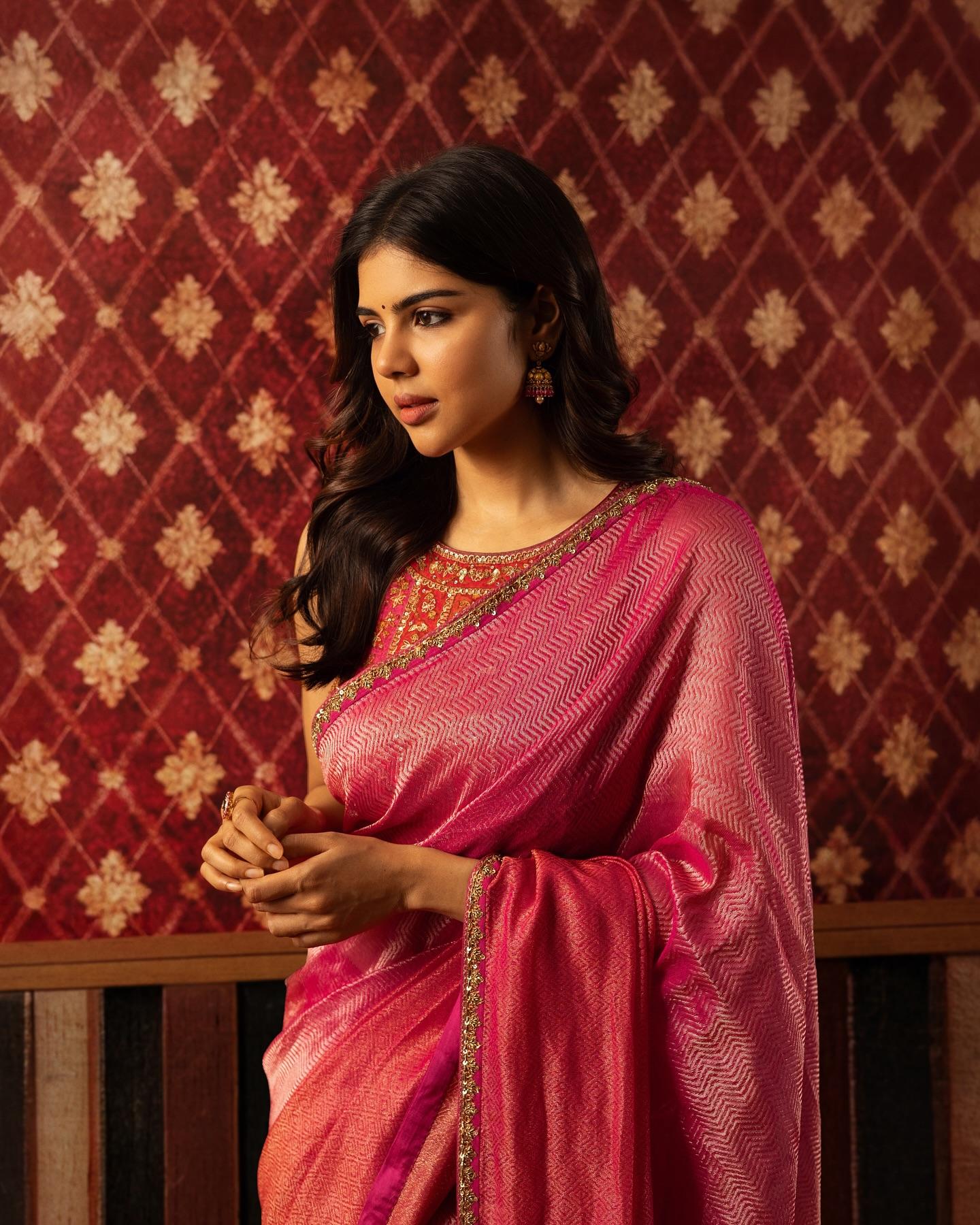 Casual Look of Kalyani Priyadarshan in Pink Saree Pic