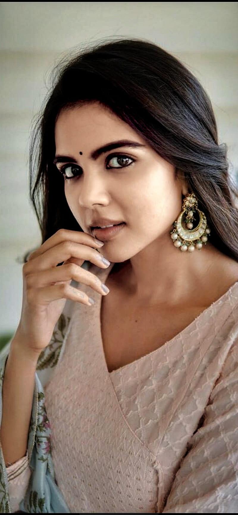 Close Up Elegance of Kalyani Priyadarshan in Makeup HD