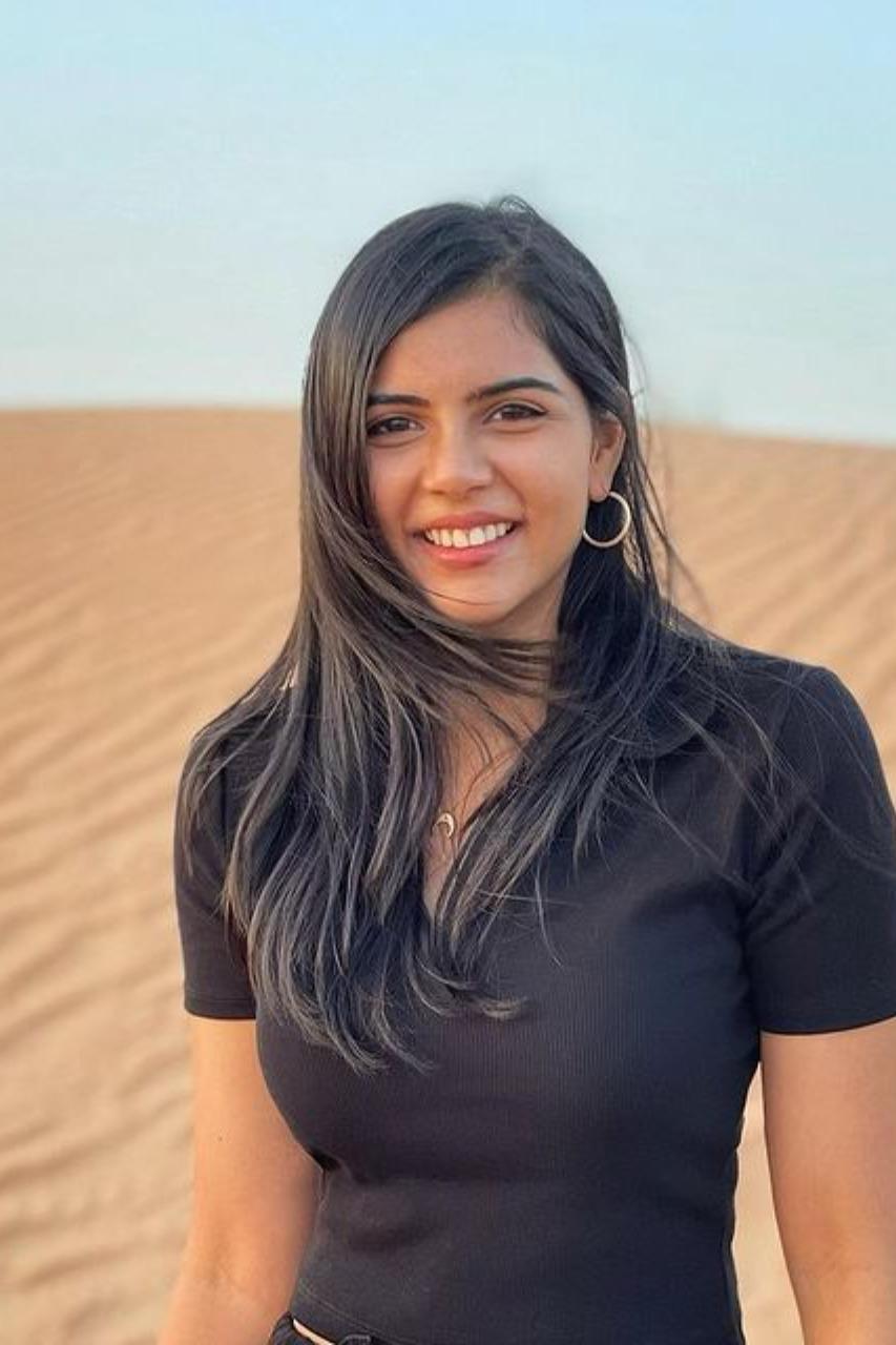 Desert Casual Look of Kalyani Priyadarshan in Black Tee HD