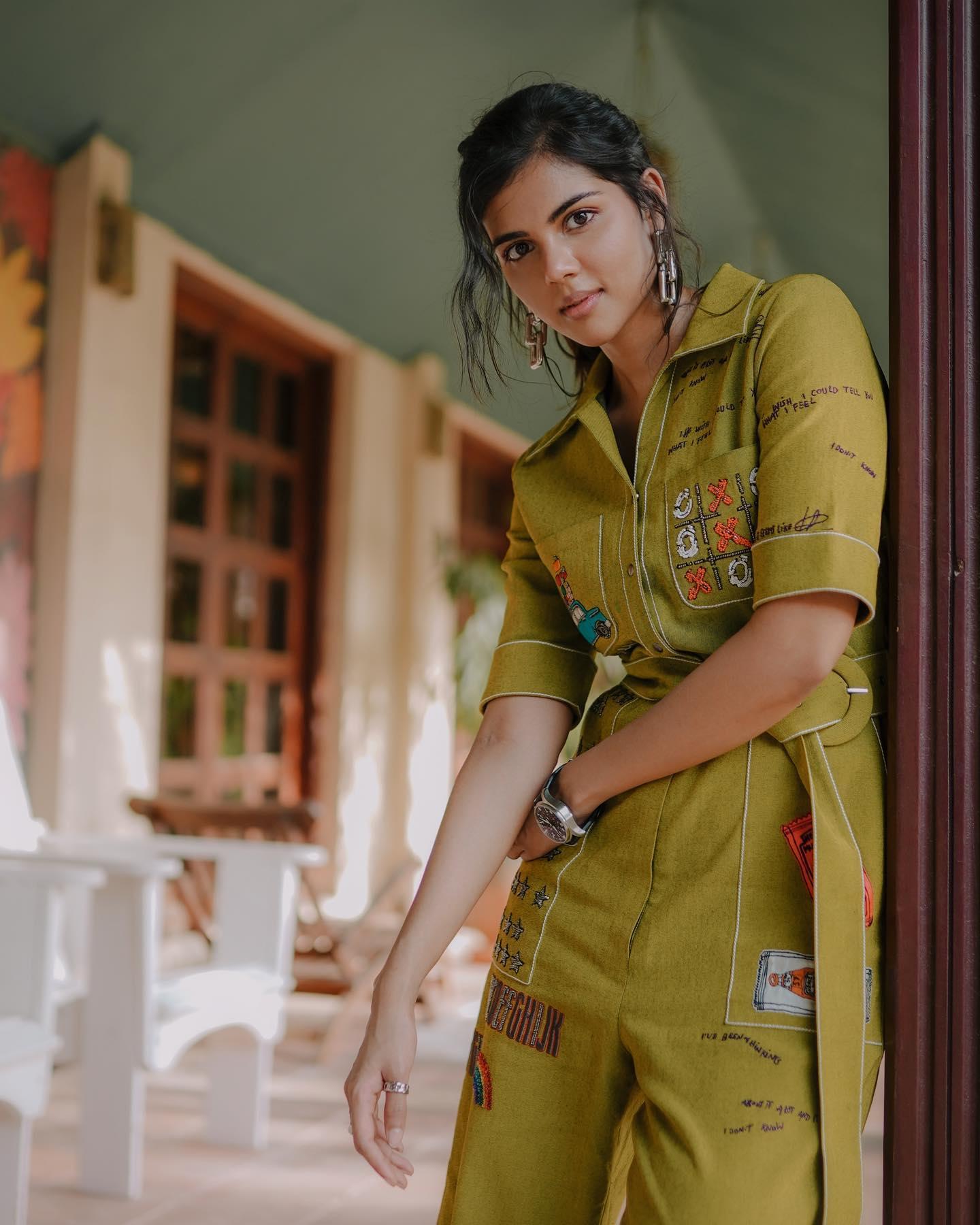 Kalyani Priyadarshan in Modern Dress free HD Wallpaper