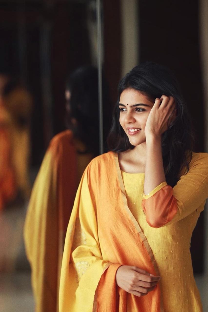 Kalyani Priyadarshan Stunning Pose free 4K Wallpaper