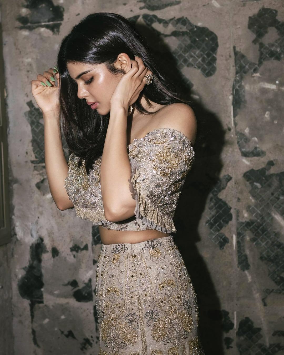 Side Pose Image of Kalyani Priyadarshan for Mobiles