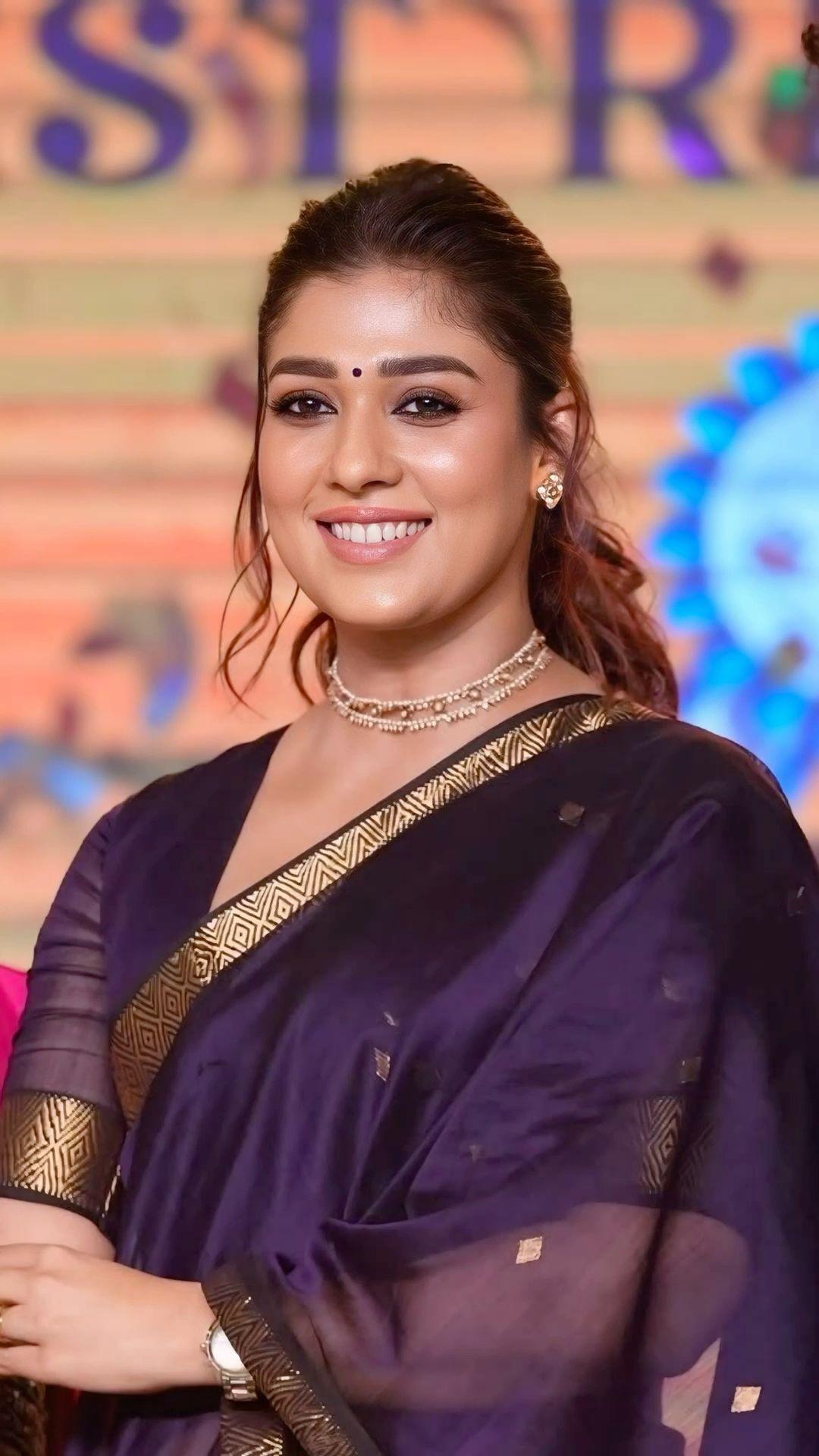 Lady Superstar Nayanthara in Saree Hd Image