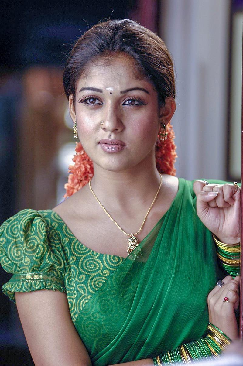 Nayanthara Hot Saree Wallpapaer