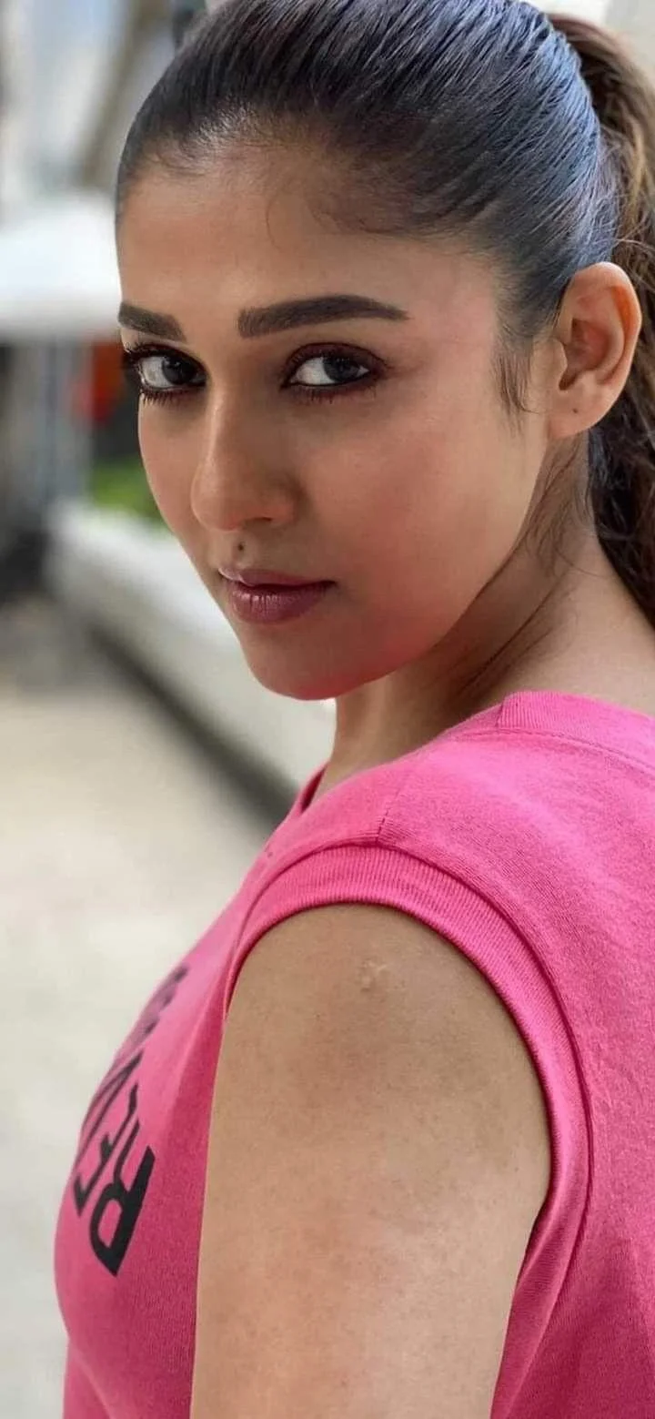 Nayanthara Glamorous in Ajith Movie Hd Picture