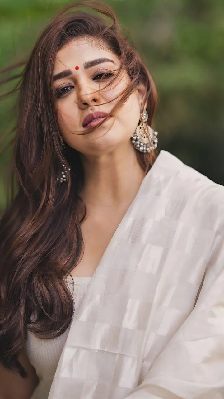 Nayanthara Glamorous Look in White Dress Hd