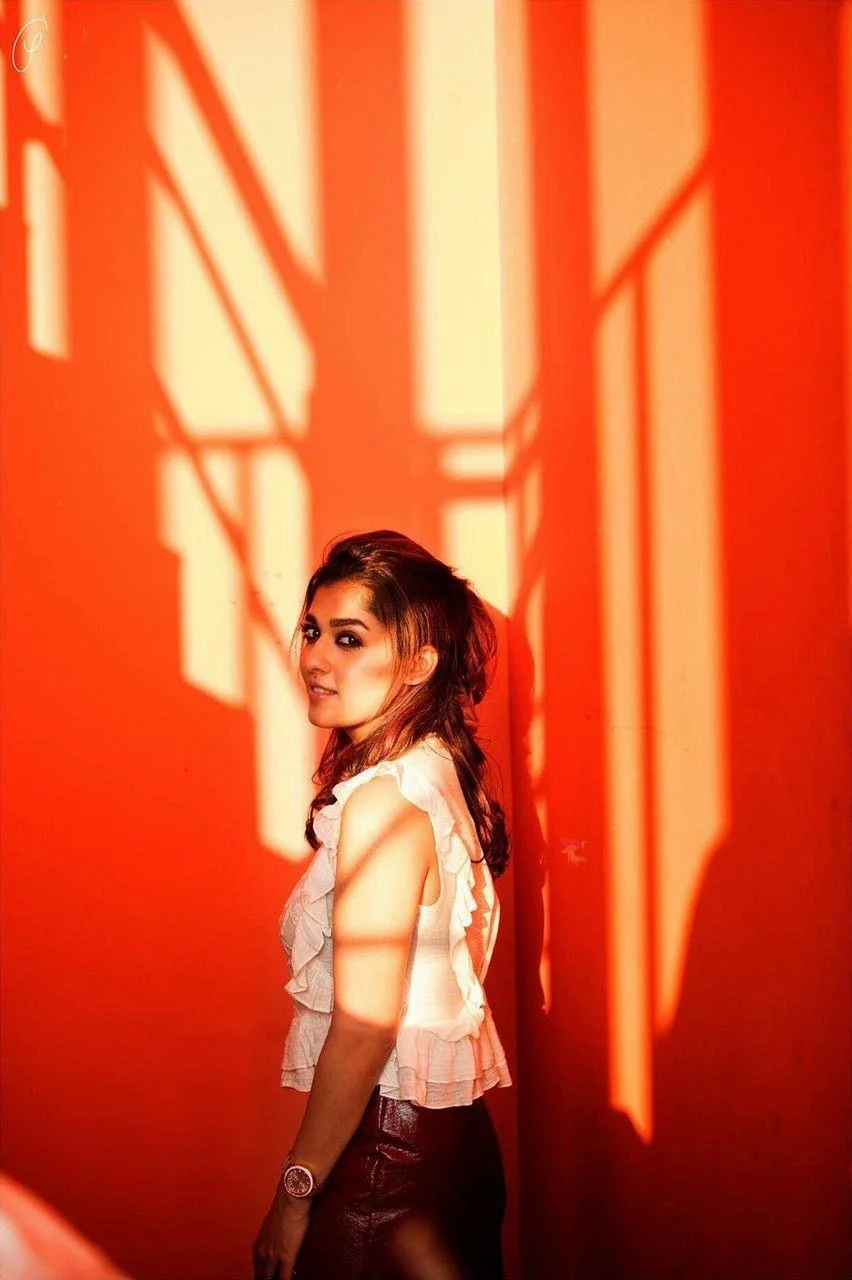 Nayanthara White Dress Beauty Pic