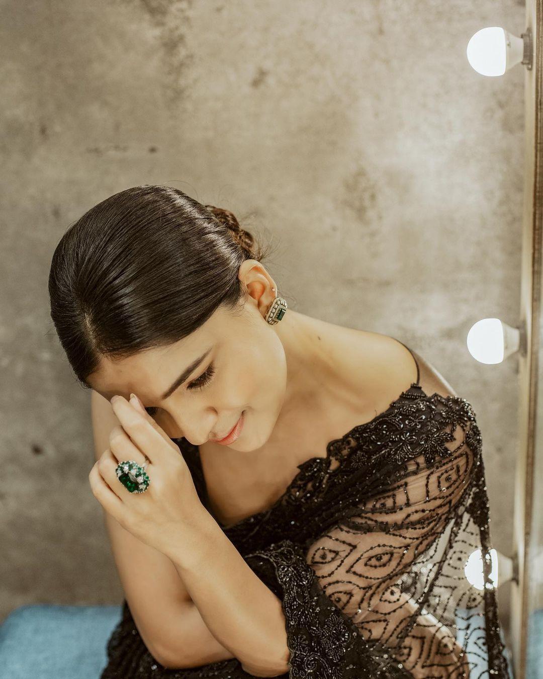 Vani Bhojan Elegant Portrait Hd Image