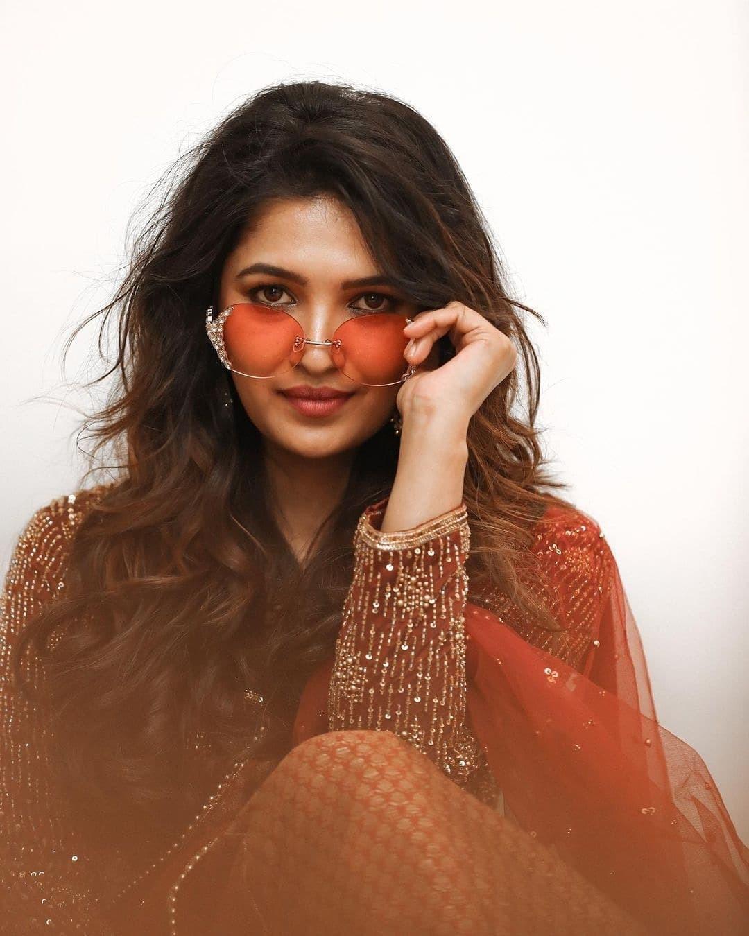 Vani Bhojan  Light Portrait Hd Wallpaper