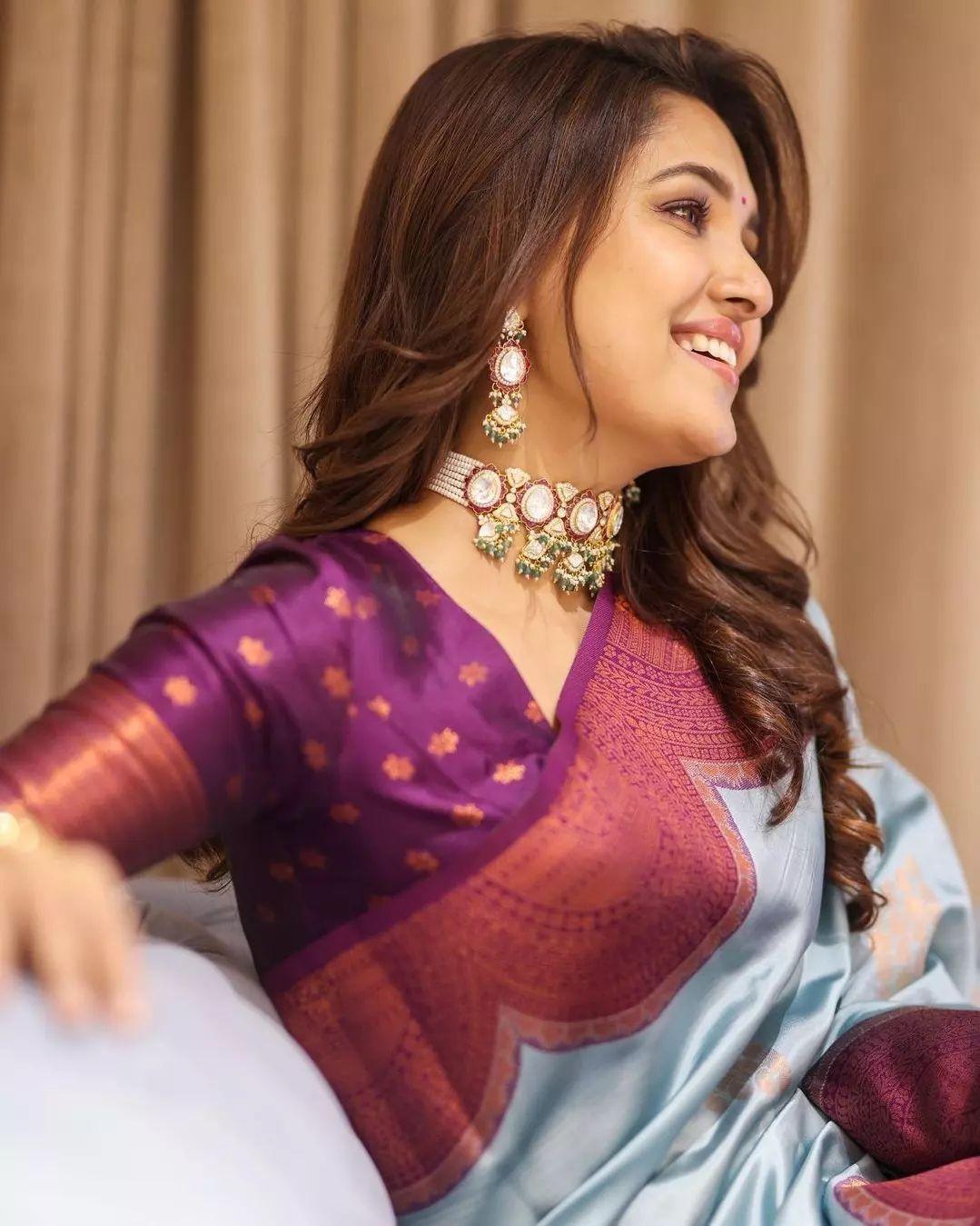 Vani Bhojan Pink Saree Traditional Hd Image