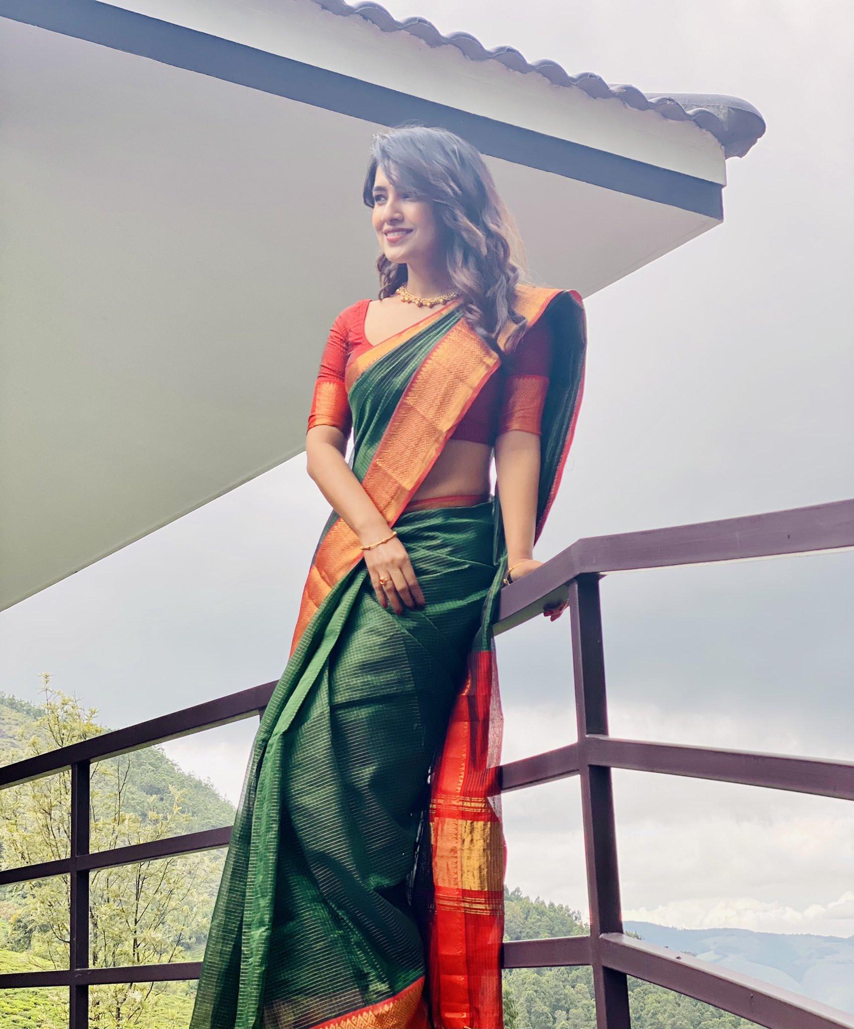 Vani Bhojan Traditional Portrait Hd Image